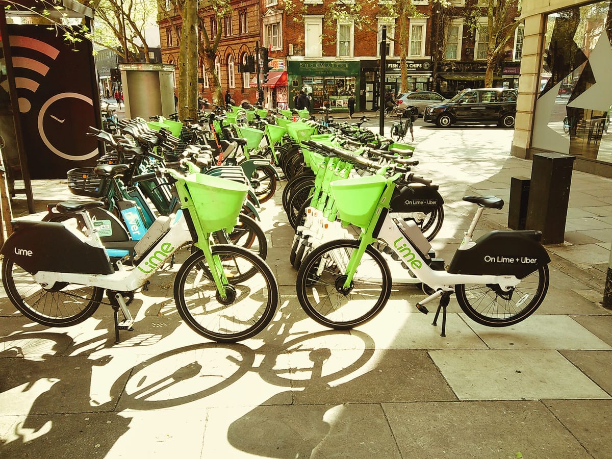 Pedals and Pavements: Balancing Convenience and Clutter in London's Bike-Sharing Landscape